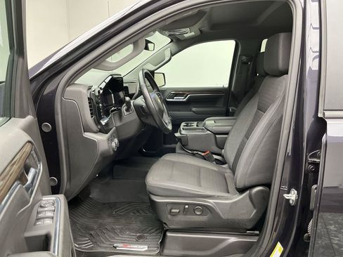 Certified 2024 Chevrolet Silverado 1500 LT AWD/4WD image 3