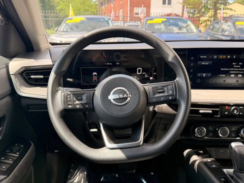 Used 2025 Nissan Kicks SV FWD image 18