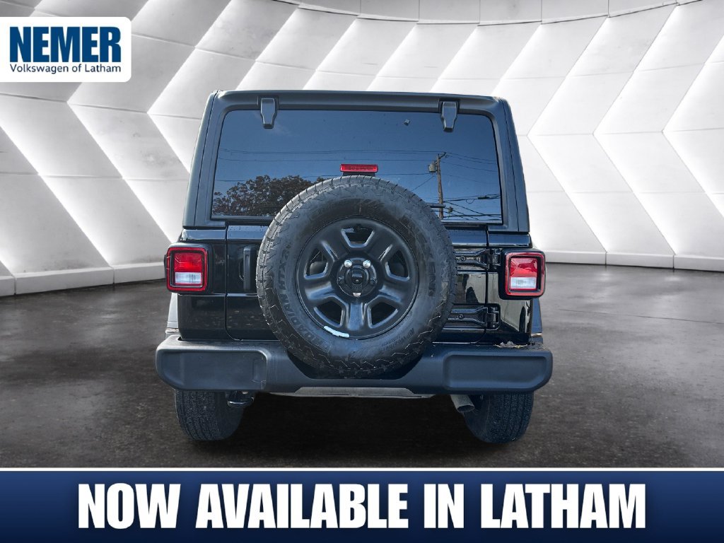 Used 2025 Jeep Wrangler Sport AWD/4WD image 3