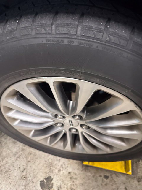 Used 2018 Lincoln MKX Select w/ Select Plus Package FWD image 5