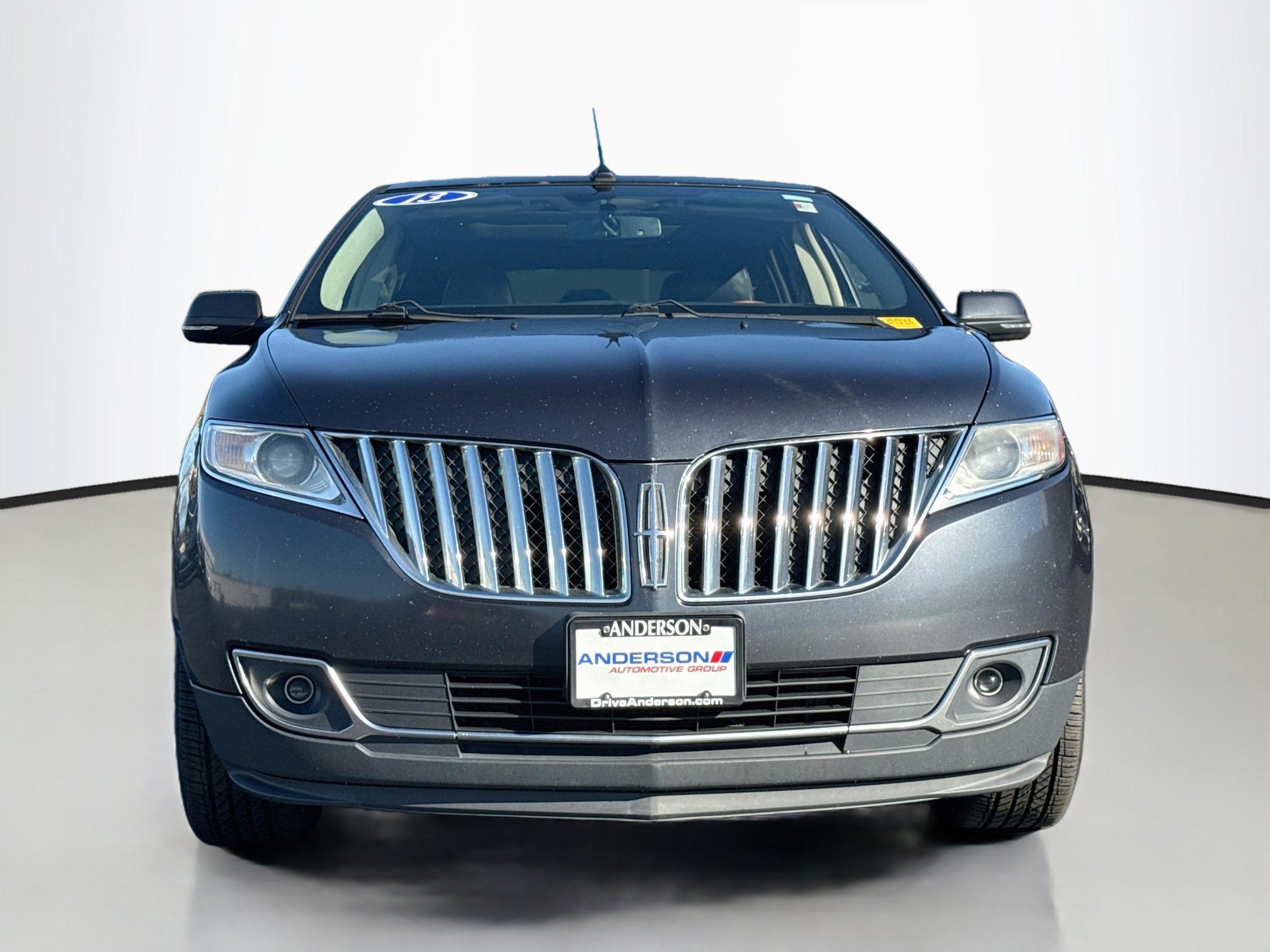Used 2013 Lincoln MKX AWD image 2
