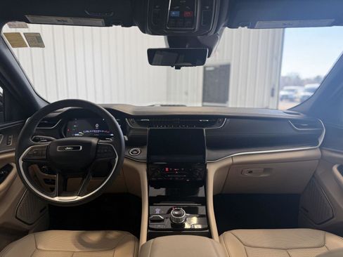 Used 2024 Jeep Grand Cherokee Limited 4xe w/ Luxury Tech Group II image 13