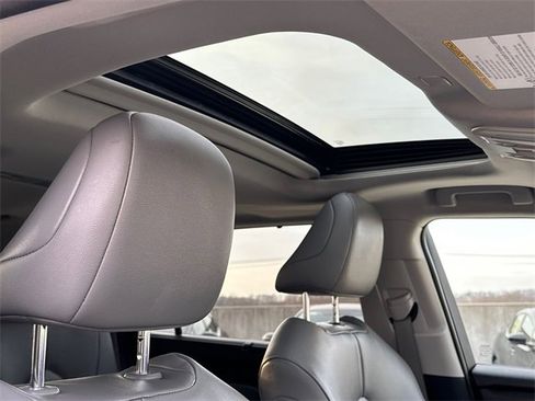 Used 2024 Toyota Highlander XLE image 15