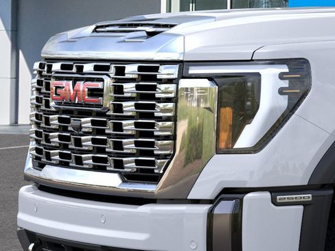 New 2026 GMC Sierra 2500 Denali w/ Denali Reserve Package AWD/4WD image 40