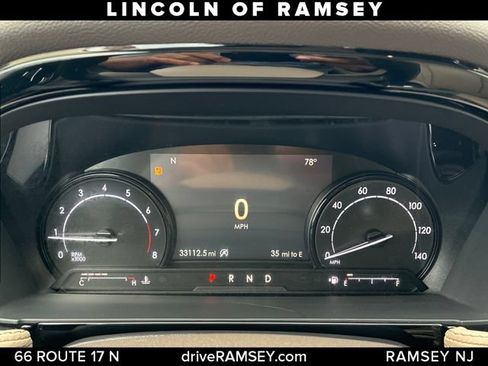 Used 2022 Lincoln Corsair AWD w/ Premium Package image 16