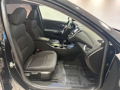 Used 2019 Chevrolet Malibu LT FWD image 6
