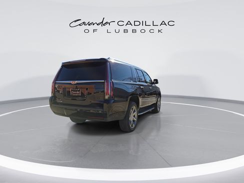 Used 2018 Cadillac Escalade ESV Luxury image 8