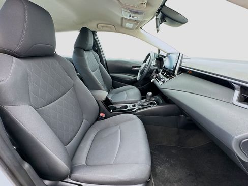 Used 2021 Toyota Corolla LE image 17