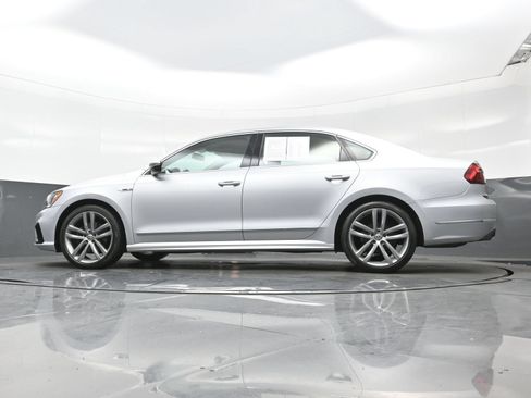 Used 2017 Volkswagen Passat 1.8T R-Line FWD image 25