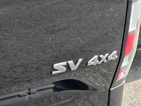 Used 2022 Nissan Frontier SV image 16