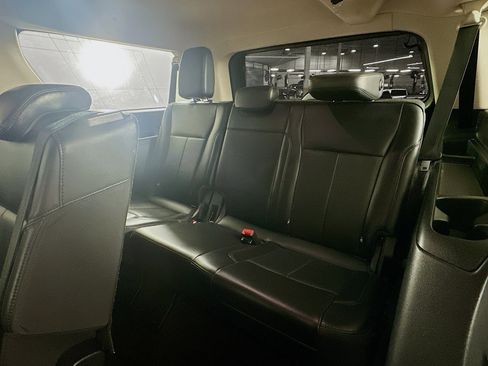 Used 2024 Ford Expedition Max XLT image 28