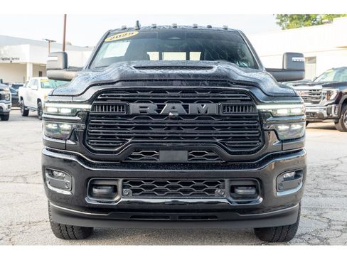 Used 2025 RAM 2500 Laramie AWD/4WD image 3