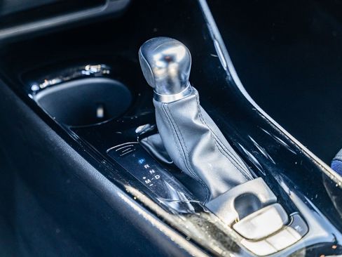 Used 2021 Toyota C-HR XLE image 27