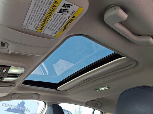 Used 2021 Subaru Impreza 2.0i Limited image 16