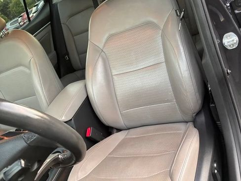 Used 2020 Hyundai Elantra Limited FWD image 16