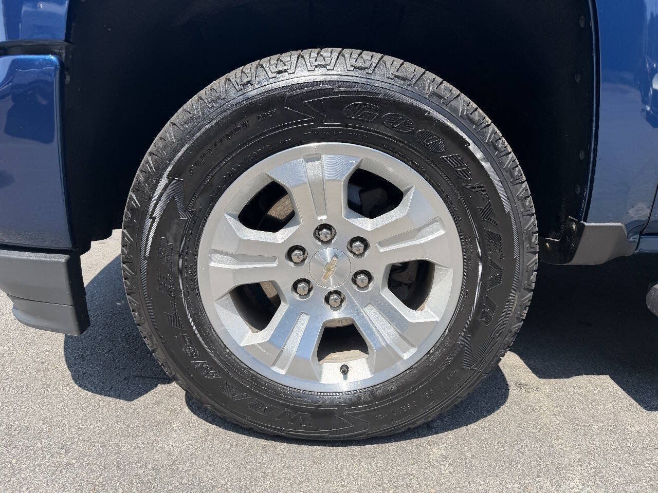 Used 2018 Chevrolet Silverado 1500 LT w/ All Star Edition AWD/4WD image 10