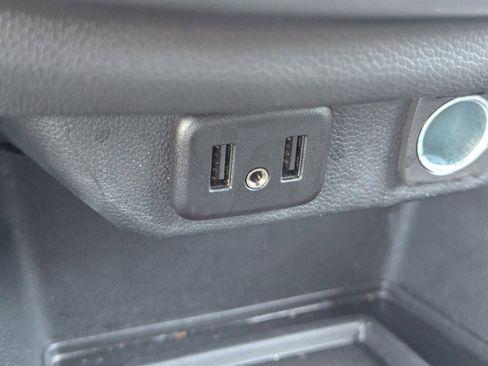 Used 2023 Chevrolet Traverse LT image 30