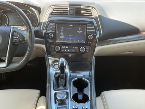 Used 2016 Nissan Maxima Platinum FWD image 17