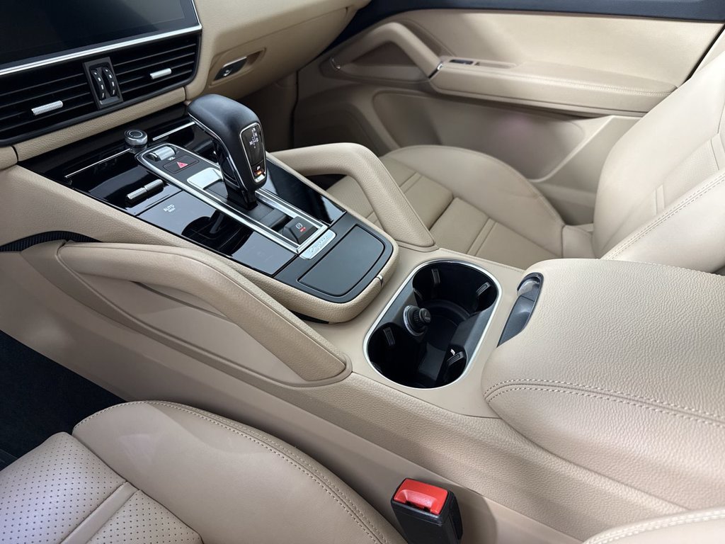 Certified 2023 Porsche Cayenne AWD/4WD image 32