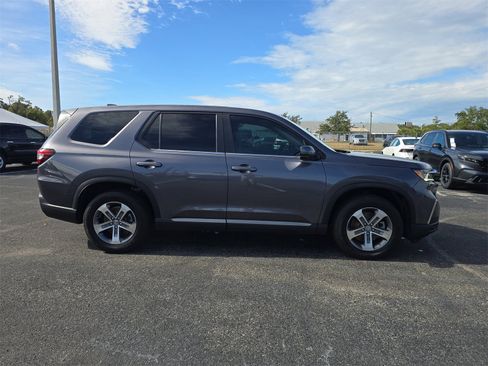 Certified 2025 Honda Pilot EX-L image 3