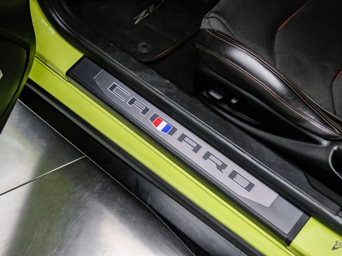 Used 2021 Chevrolet Camaro ZL1 image 39