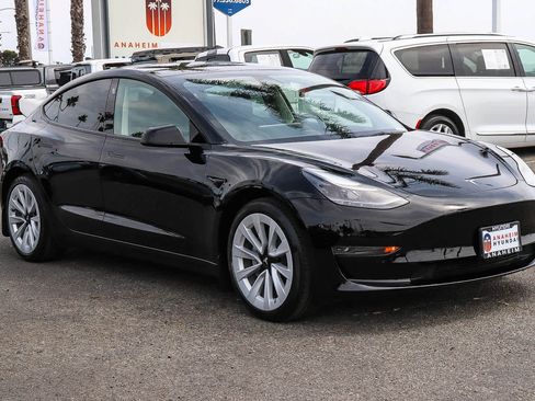 Used 2023 Tesla Model 3 Standard Range RWD image 3
