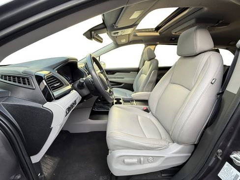 Used 2024 Honda Odyssey Touring image 8
