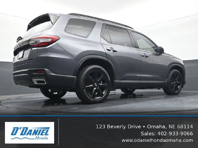 Used 2025 Honda Pilot Black Edition image 12