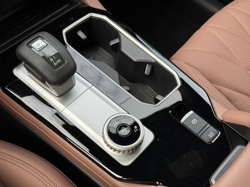 New 2025 Mitsubishi Outlander SEL image 29