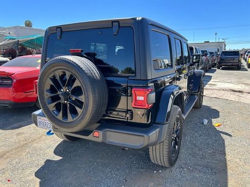 Used 2023 Jeep Wrangler Unlimited Sahara AWD/4WD image 12