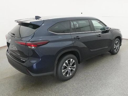 New 2026 Toyota Highlander XLE image 38