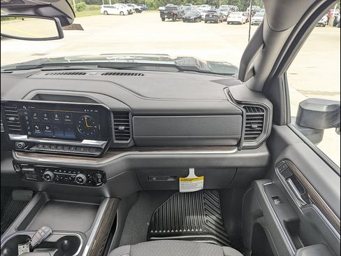 Used 2026 Chevrolet Silverado 2500 LT w/ Trail Boss Package AWD/4WD image 4
