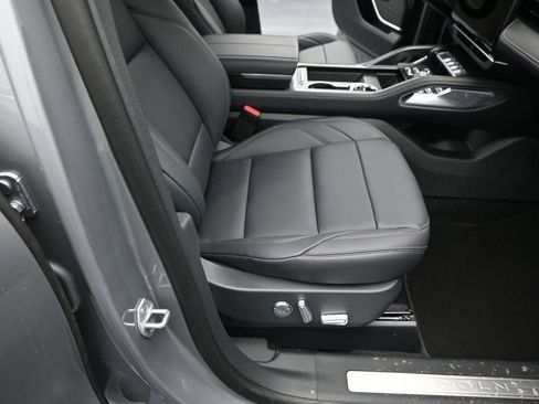 New 2025 Lincoln Nautilus Premier w/ Equipment Group 102A image 36