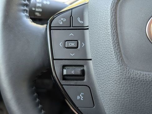 Used 2023 Toyota Prius XLE image 25