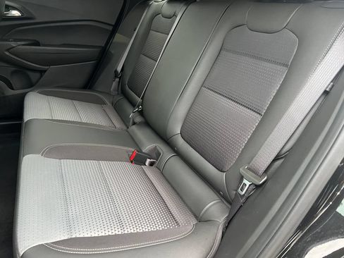 Used 2025 Chevrolet Trax LT FWD image 13
