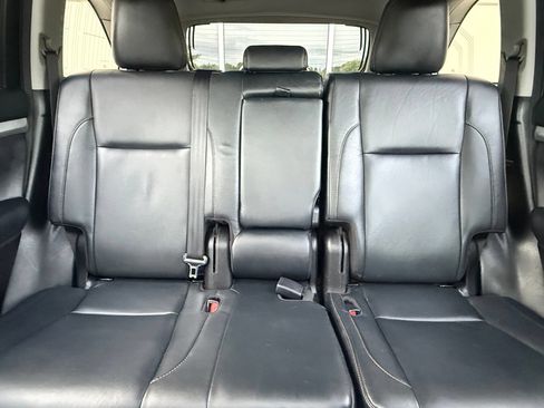 Used 2018 Toyota Highlander XLE AWD/4WD image 41