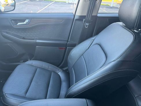 Certified 2020 Ford Escape Titanium AWD/4WD image 22