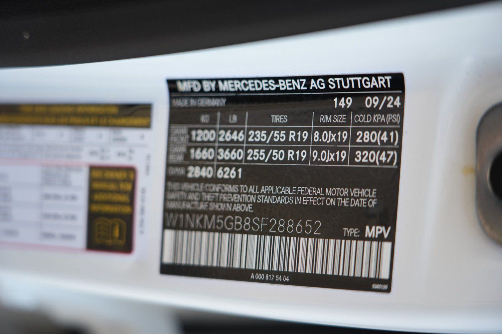 Used 2025 Mercedes-Benz GLC 350e 4MATIC w/ AMG Line image 51