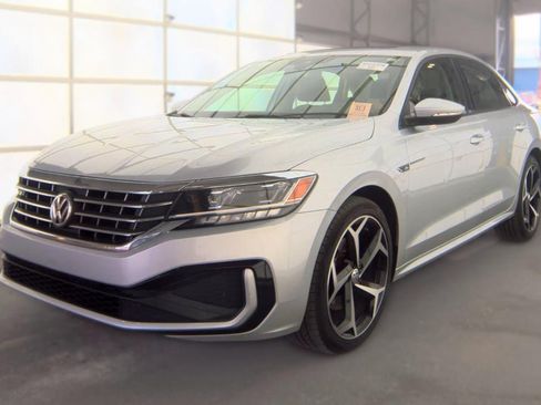 Used 2020 Volkswagen Passat 2.0T R-Line FWD image 1