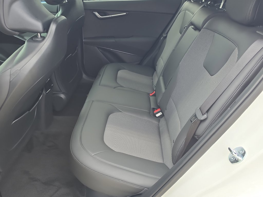 New 2026 Kia Niro EX FWD image 16