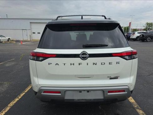 Certified 2023 Nissan Pathfinder SL AWD/4WD image 10