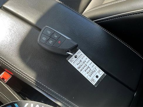 Used 2022 Buick Envision Essence w/ Technology Package I image 9