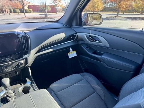 Used 2023 Chevrolet Traverse LT image 26
