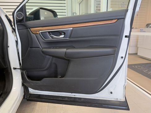 Used 2018 Honda CR-V Touring image 23