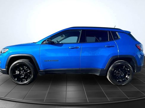 Used 2026 Jeep Compass Latitude AWD/4WD image 3
