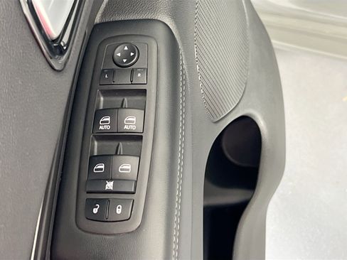 Used 2021 Dodge Durango SXT image 17