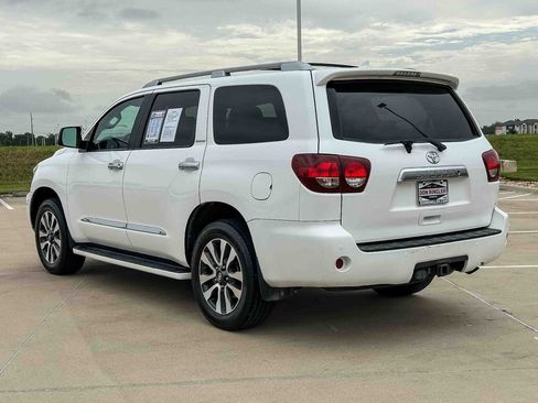 Used 2018 Toyota Sequoia Limited w/ Safety & Convenience Package RWD image 5