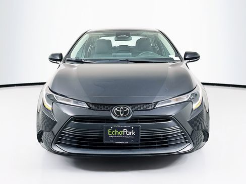 Used 2024 Toyota Corolla LE image 2