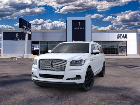 New 2023 Lincoln Navigator L Reserve AWD/4WD image 2