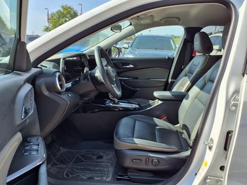 Used 2024 Chevrolet Trax ACTIV w/ Driver Confidence Package FWD image 19